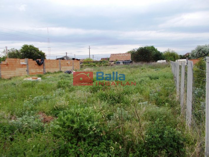 Szigetszentmiklós - Lakihegy:  704 m&sup2;-es telek   (21'900'000 ,- Ft)