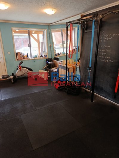 Szigetszentmiklós (Óváros) - dr Lengyel Lajos utca közeli utca:  70 m&sup2;-es üzlethelyiség utcai bejárattal   (250'000 ,- Ft)