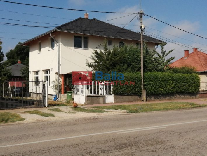 Szigetszentmiklós - Petőfi utca:  290 m&sup2;-es családi ház   (170'000'000 ,- Ft)