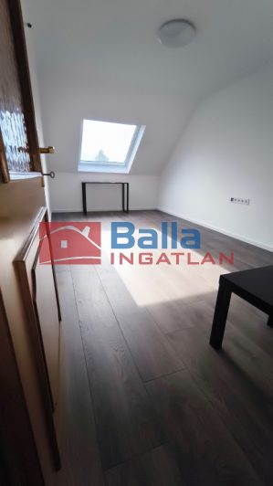 Szigetszentmiklós (Városközpont) - Ifjúság útja:  50 m&sup2;-es társasházi lakás   (200'000 ,- Ft)