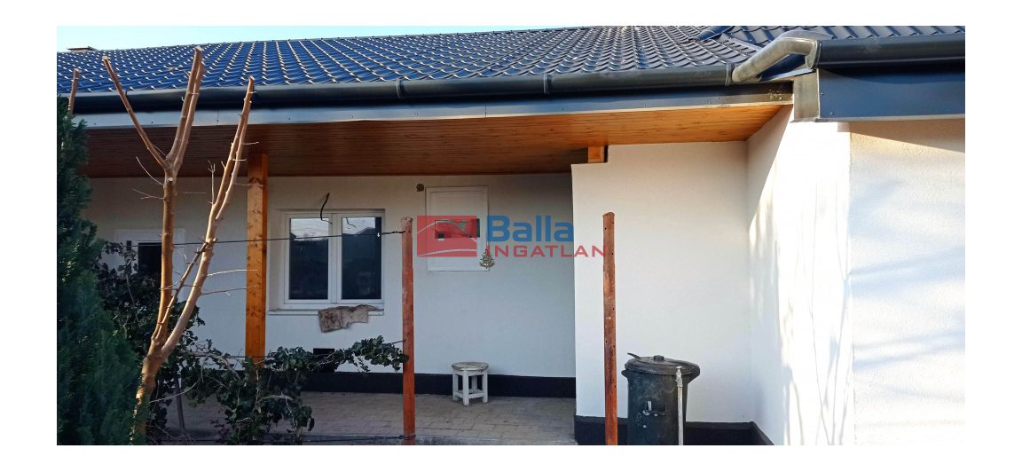 Szigetszentmiklós - hév közeli utca:  55 m&sup2;-es családi ház   (54'000'000 ,- Ft)