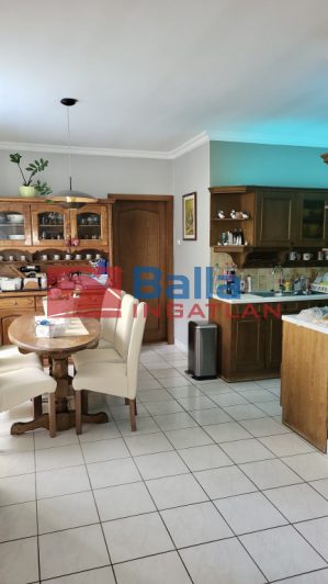 Eladó 295 m²-escsaládi ház Szomor, Ady Endre utca: 105'000'000 Ft