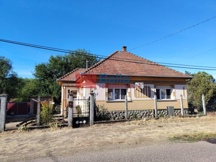 Eladó 129 m²-escsaládi ház Tápiószecső, Révai u. utca: 69'900'000 Ft