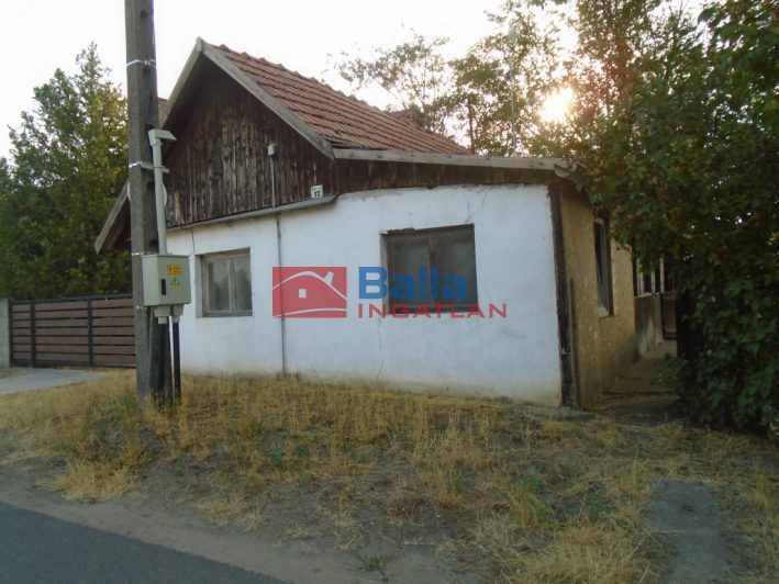Eladó 37 m²-escsaládi ház Tiszajenő, Vasút utca: 7'900'000 Ft