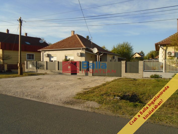 Eladó 134 m²-escsaládi ház Tiszakécske, Hősök útja: 59'900'000 Ft