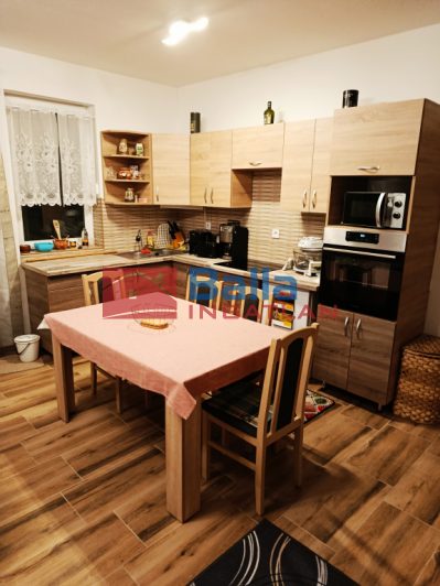 Tököl - József Attila közeli utca:  70 m&sup2;-es sorház   (79'000'000 ,- Ft)