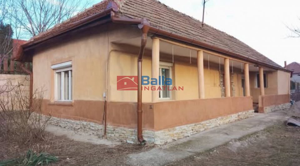 Eladó 50 m²-escsaládi ház Úri, Kossuth Lajos utca környéki utca: 21'900'000 Ft