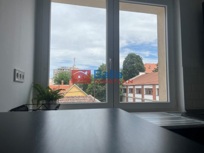 Eladó 88 m²-estársasházi lakás Vác, Cházár András utca: 97'242'000 Ft