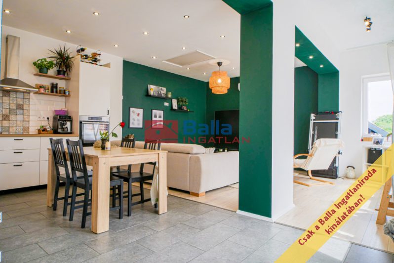 Eladó 154 m²-escsaládi ház Vácegres, Szabadság utca: 87'000'000 Ft