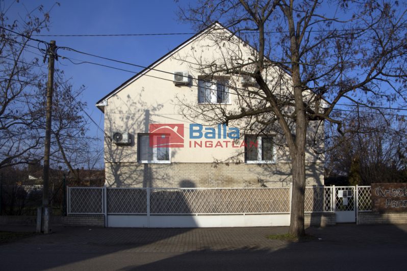 Eladó 380 m²-escsaládi ház Vecsés, Befektetés: 170'000'000 Ft