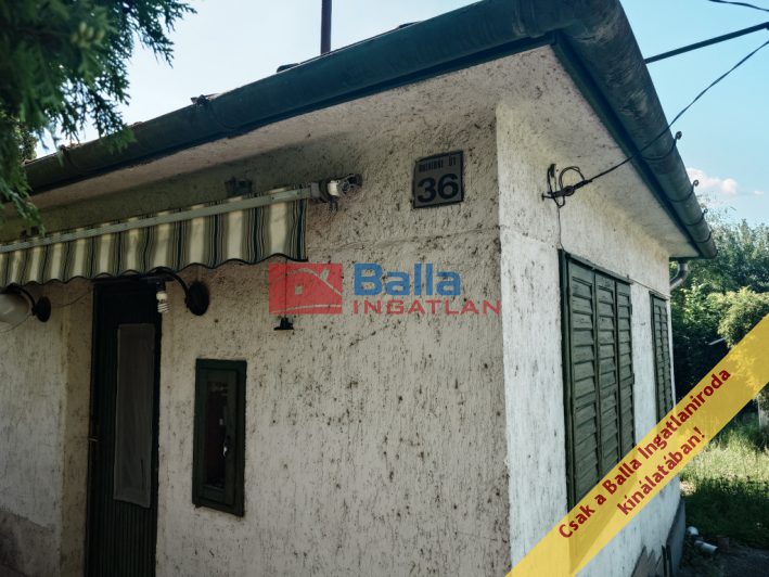 Eladó 38 m²-esüdülő Velence (Velence) , Balatoni út: 24'000'000 Ft