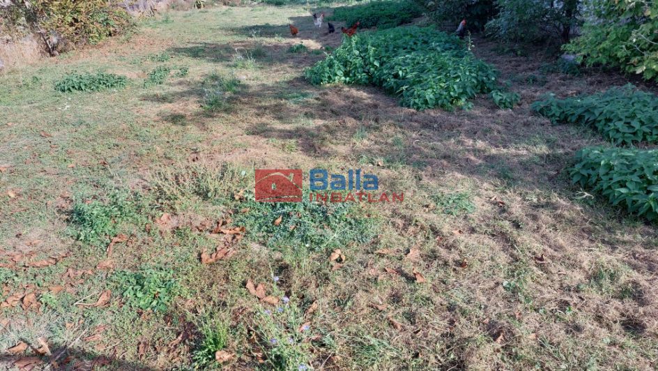 Zamárdi - Ófalu:  889 m&sup2;-es telek   (38'900'000 ,- Ft)