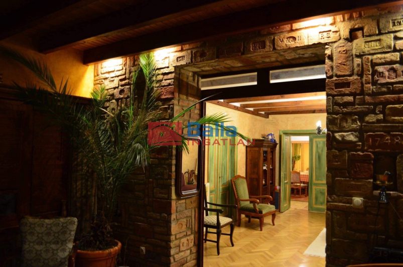 Eladó 285 m²-escsaládi ház Zsámbék, Petőfi Sándor utca: 120'000'000 Ft