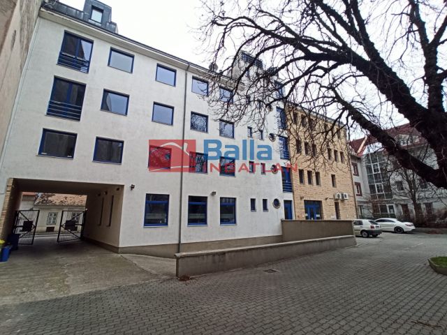 III. Kerület (Óbuda-központ) - Fényes Adolf utca:  14 m²-es b kategóriás iroda   (61'000 ,- Ft)