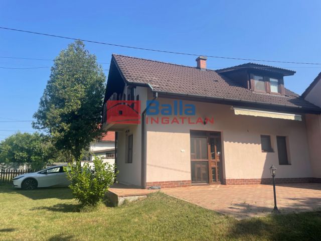 Agárd - Színes utca:  75 m²-es családi ház   (330'000 ,- Ft)
