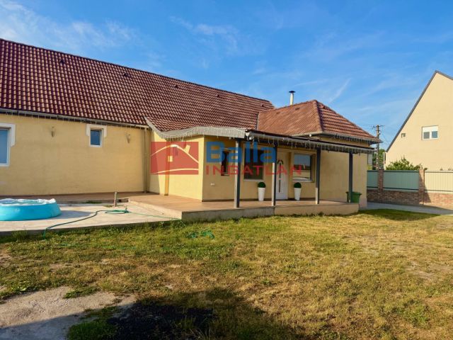 Aszód - Belváros utca:  184 m²-es családi ház