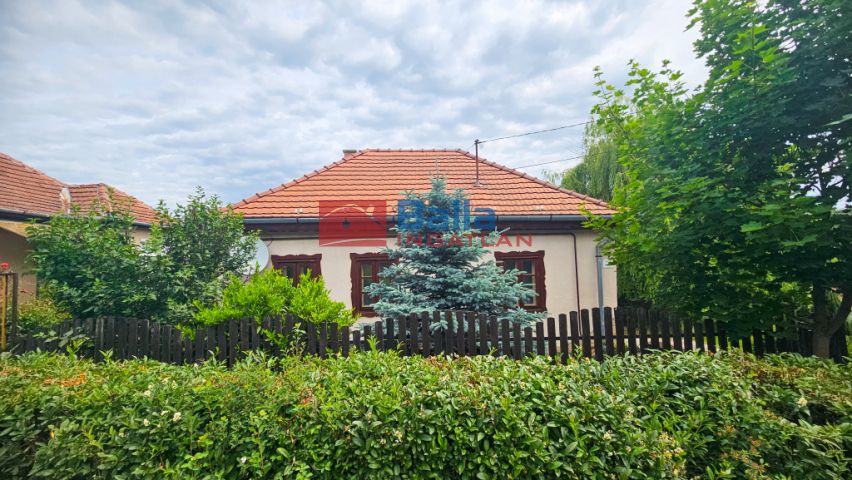 Bér - Újtelep utca:  61 m²-es családi ház   (27'500'000 ,- Ft)