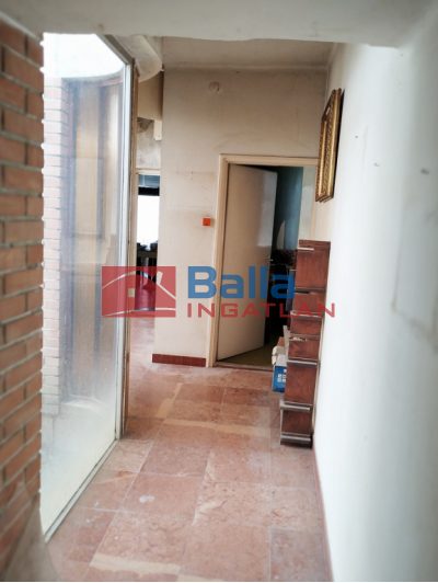 Biatorbágy - Füzes patak közelében utca:  400 m&sup2;-es családi ház   (215'000'000 ,- Ft)