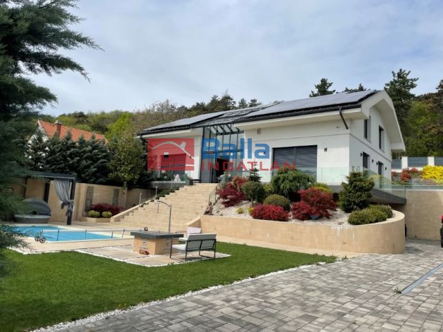Budaörs - Csiki utca:  380 m²-es családi ház