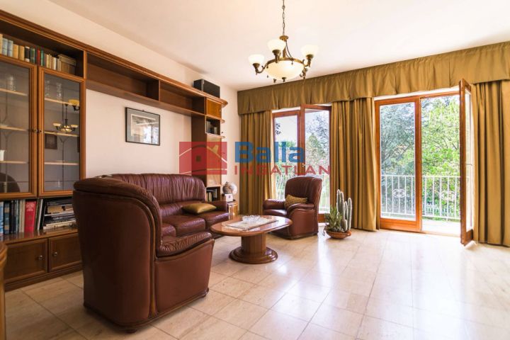 II. kerület (Pesthidegkút II/A.) - kisgazda utca:  218 m²-es családi ház   (740'000 ,- Ft)