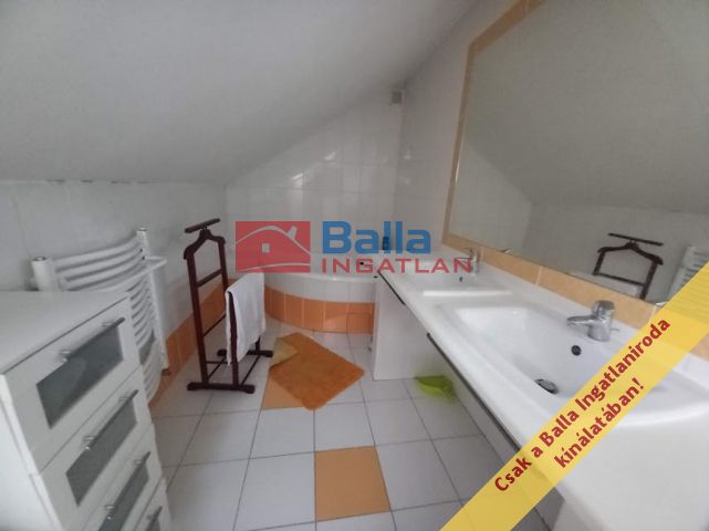 III. Kerület (Csillaghegy) - Botond utca:  150 m²-es családi ház   (180'000'000 ,- Ft)