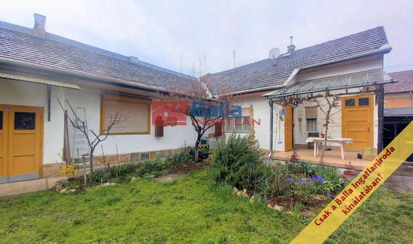 IV. Kerület (Újpest-kertváros) - Kertváros:  95 m²-es családi ház   (95'000'000 ,- Ft)