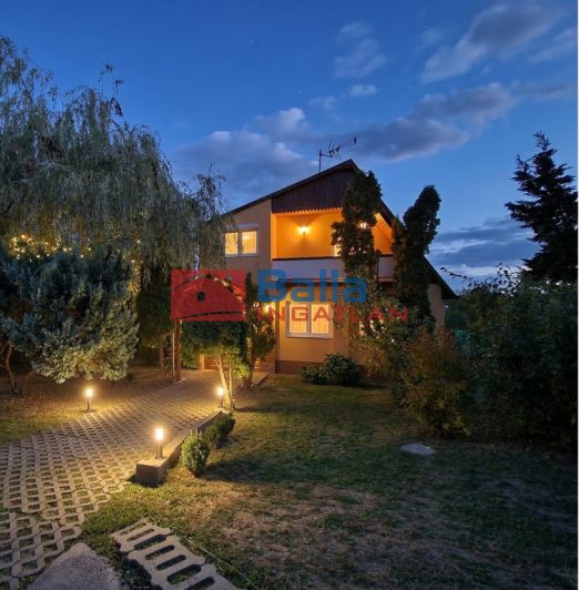 XI. Kerület (Kamaraerdő) - Laska utca:  105 m&sup2;-es családi ház   (119'000'000 ,- Ft)