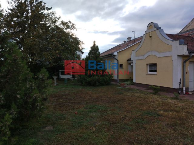 XV. Kerület (Rákospalota) - Bercsényi Miklós utca:  109 m²-es családi ház   (98'000'000 ,- Ft)