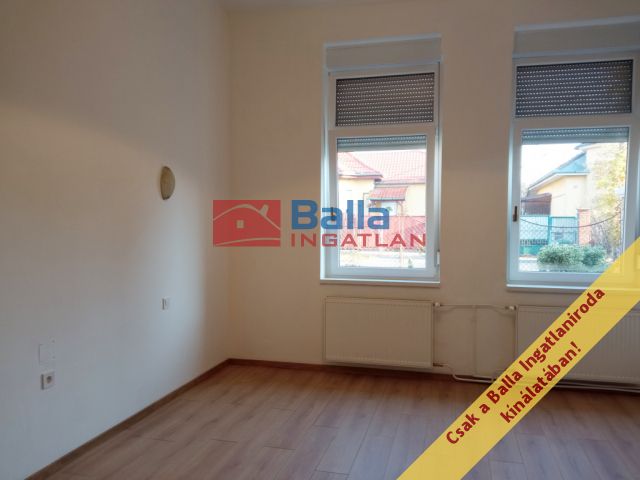 XVI. Kerület (Mátyásföld) - Mátyásföldi repülőtér közelében:  146 m²-es családi ház   (160'000'000 ,- Ft)