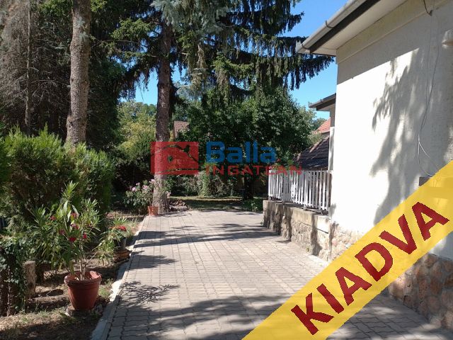 XVI. Kerület (Sashalom) - Margit utca környékén:  66 m²-es családi ház   (400'000 ,- Ft)