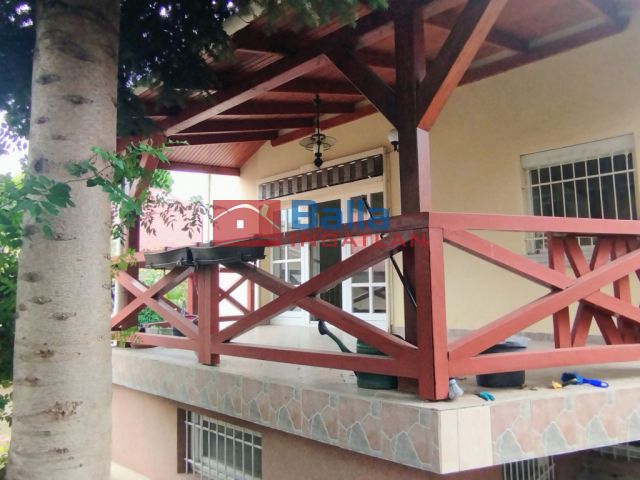 XVI. Kerület (Sashalom) - Sashalom:  235 m²-es családi ház   (179'000'000 ,- Ft)