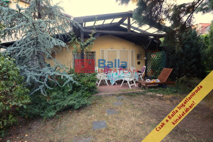 XVIII. Kerület (Miklóstelep) - Pestlőrinci piachoz közeli utca:  144 m²-es családi ház   (124'000'000 ,- Ft)