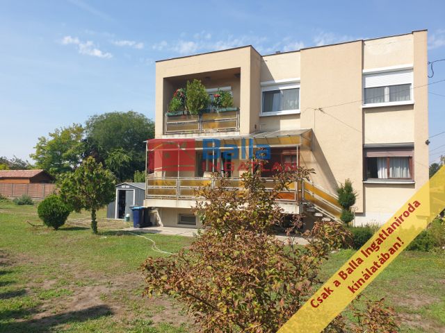 XXI. Kerület (Királyerdő) - Királyerdő:  176 m²-es családi ház   (159'000'000 ,- Ft)