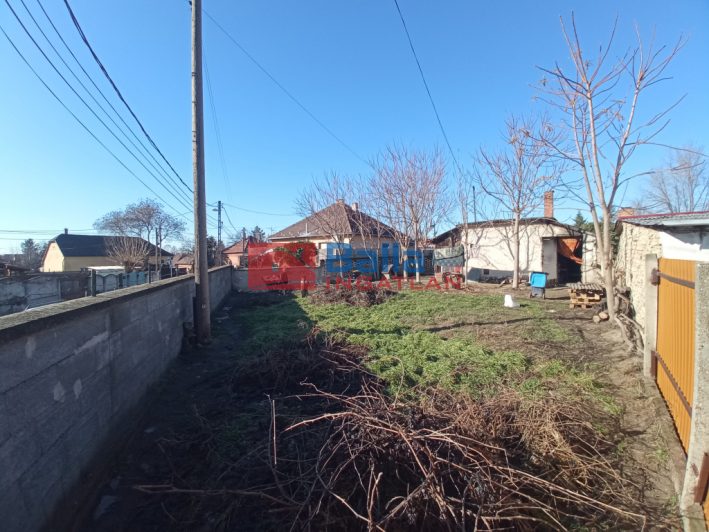 XXI. Kerület (Királyerdő) - NYÁRFÁS utca:  28 m&sup2;-es családi ház   (43'900'000 ,- Ft)