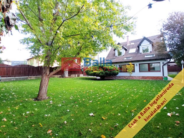 XXI. Kerület (Királyerdő) - TÖLGYES út:  123 m²-es családi ház   (138'900'000 ,- Ft)