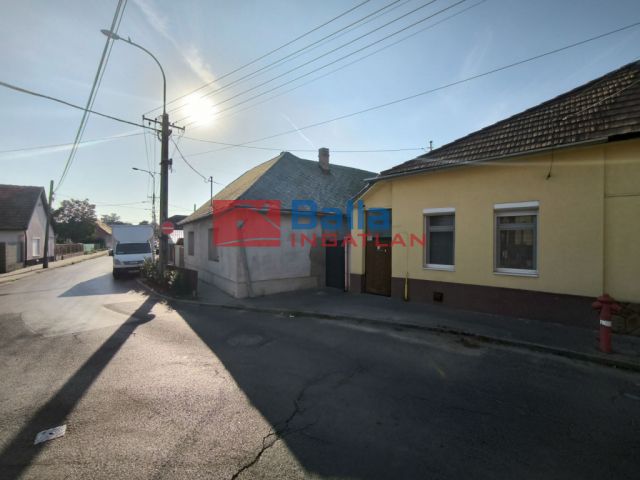 XXIII. Kerület (Soroksár) - Láng Endre u. közelében:  48 m²-es családi ház   (56'000'000 ,- Ft)