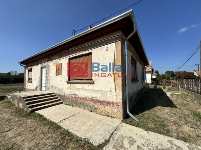 Dánszentmiklós - Központ közeli:  110 m²-es családi ház   (28'900'000 ,- Ft)
