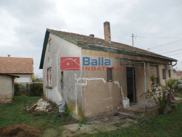 Dömsöd - Fő utca:  63 m²-es családi ház   (17'800'000 ,- Ft)