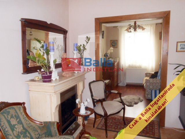 Érd (Városközpont) - Sándor utca környékén:  110 m²-es családi ház   (94'900'000 ,- Ft)