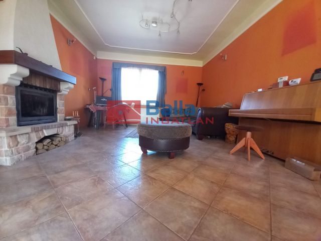 Felsőpakony - Kossuth Lajos utca:  196 m²-es családi ház   (93'900'000 ,- Ft)
