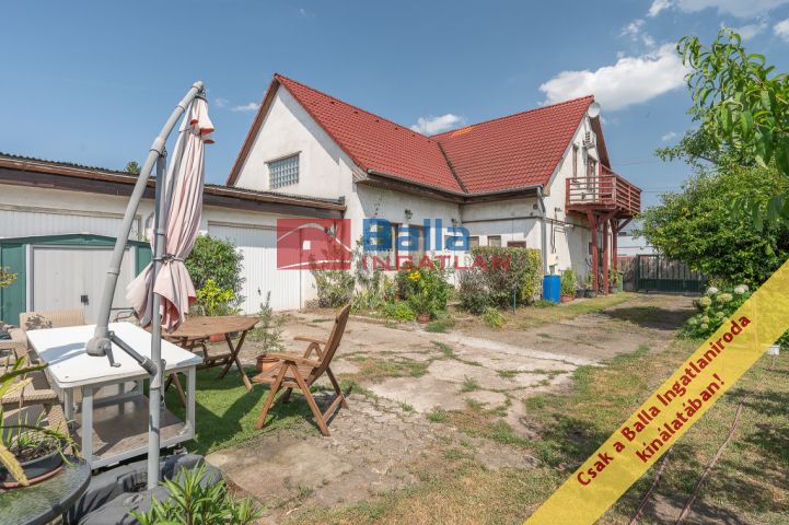 Fót - Szabó Dezső utca:  180 m²-es családi ház   (98'000'000 ,- Ft)