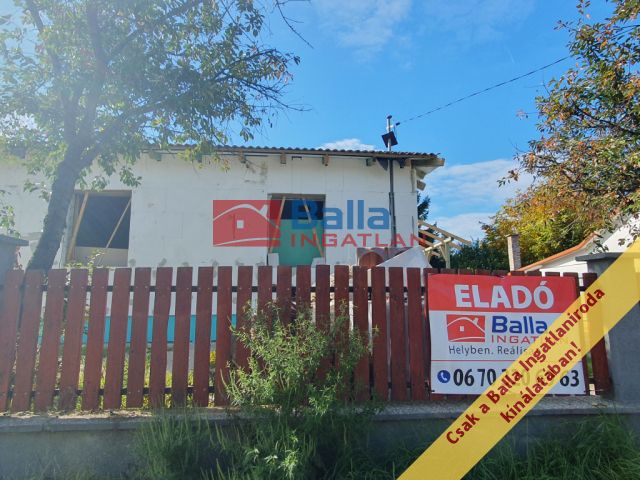 Gödöllő - Kertváros közeli utca:  73 m²-es családi ház   (98'000'000 ,- Ft)