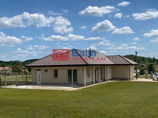 Gyúró - Gyúró:  147 m²-es családi ház   (169'900'000 ,- Ft)