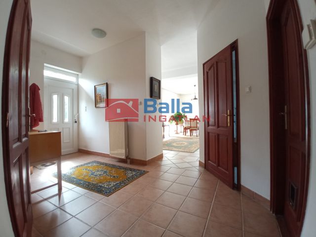 Halásztelek - SZABADOS MÁRIA utca:  196 m²-es családi ház   (107'800'000 ,- Ft)