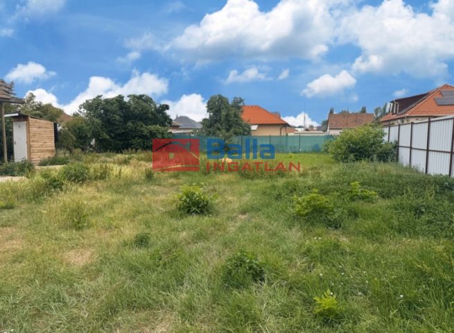 Hatvan - Központhoz közeli utca:  70 m²-es családi ház