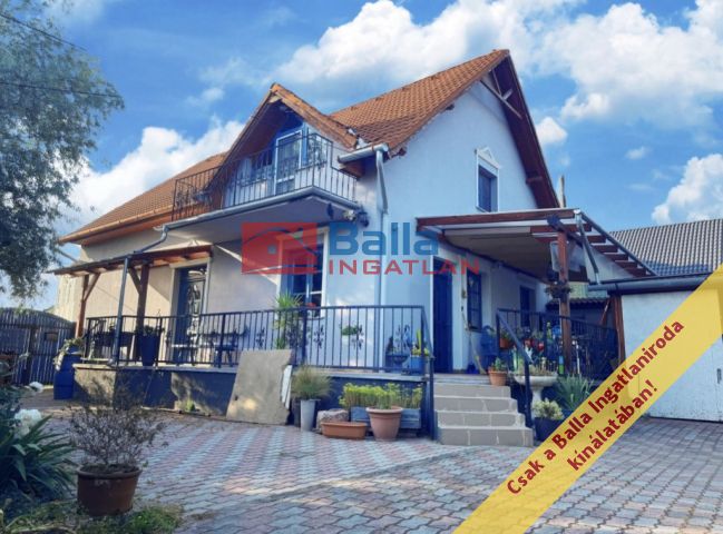 Hatvan - Városközpont:  175 m²-es családi ház   (95'000'000 ,- Ft)