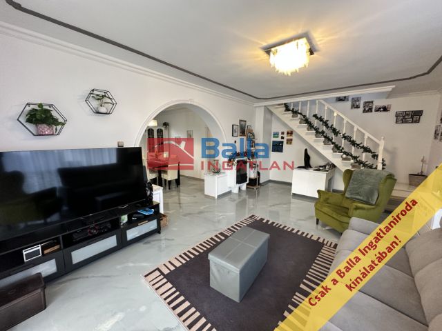 Inárcs - Befektetés:  270 m&sup2;-es családi ház   (199'000'000 ,- Ft)