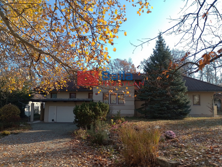 Mogyoród - Szentjakab park:  296 m&sup2;-es családi ház   (285'000'000 ,- Ft)