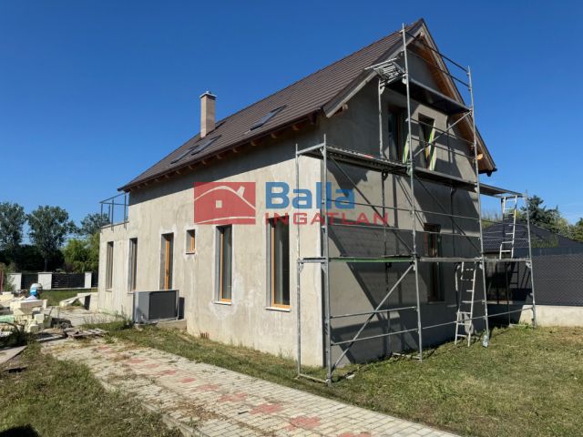 Őrbottyán - Váchartyán utca:  136 m²-es családi ház   (149'000'000 ,- Ft)