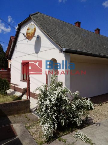 Pázmánd - Fő utca:  55 m²-es családi ház